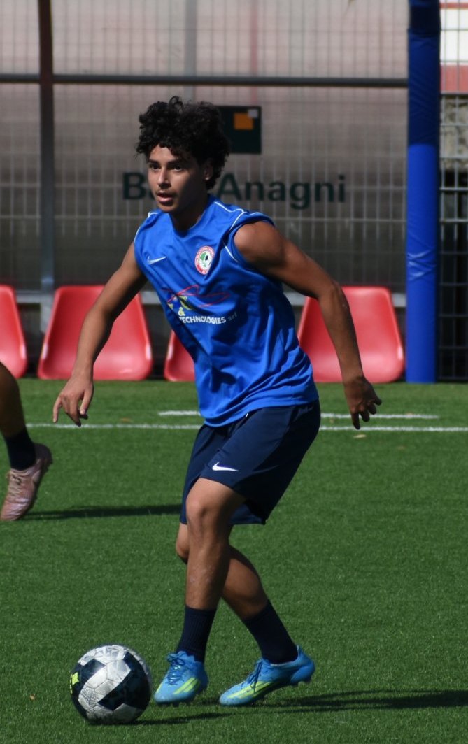 Nico on the ball in training